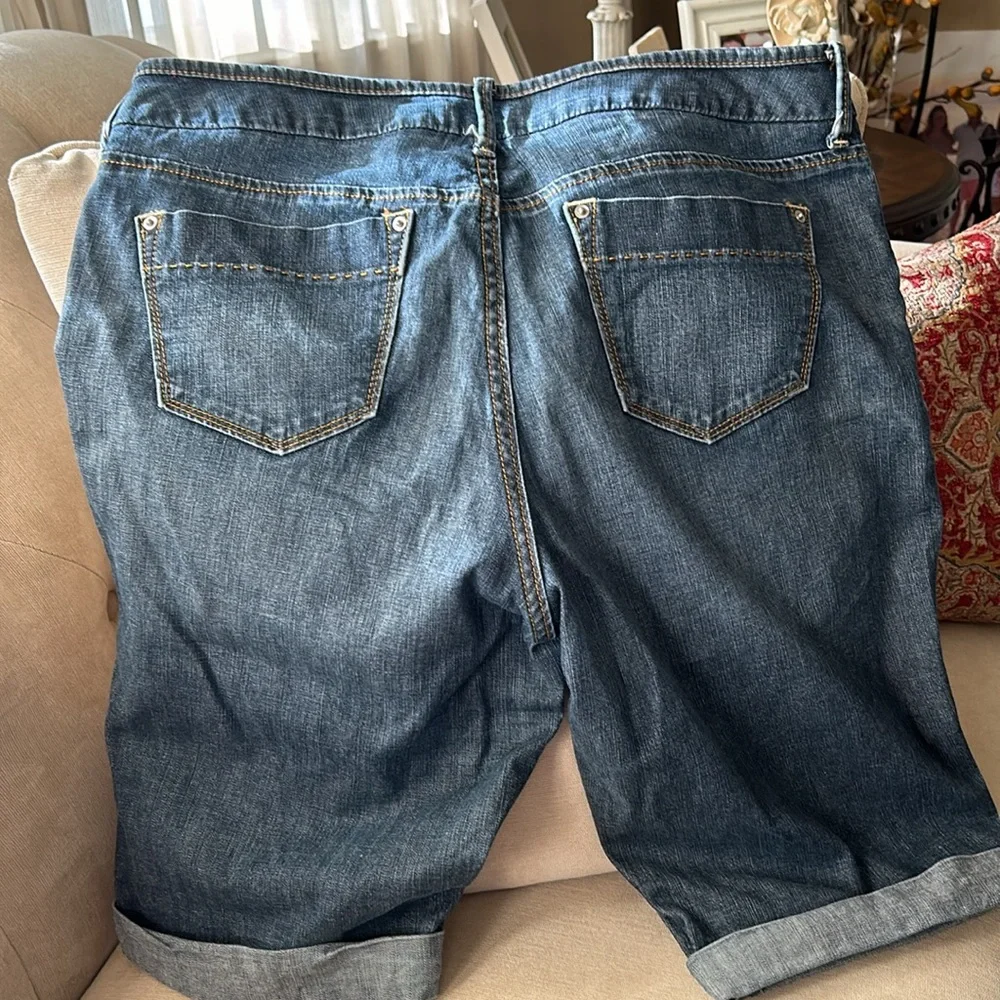 BANANA REPUBLIC BERMUDA JEAN SHORT - Picture 3 of 4